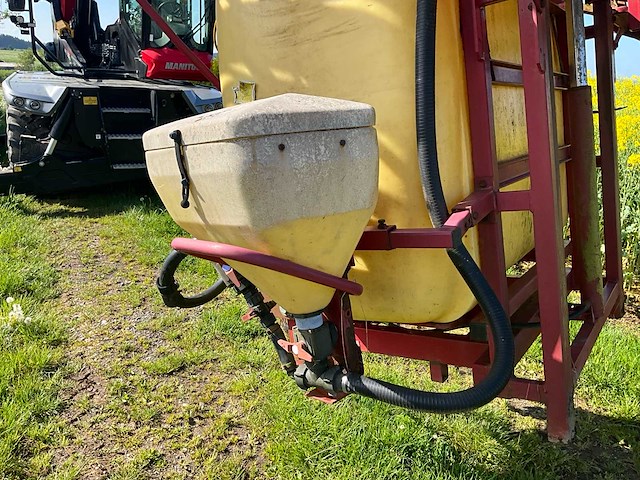 Hardi lzy 1000 spuitmachine - afbeelding 8 van  18