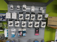 Hardware; kabels, toetsenbord, externe harde schijfbehuizingen, enzovoort. - afbeelding 4 van  7