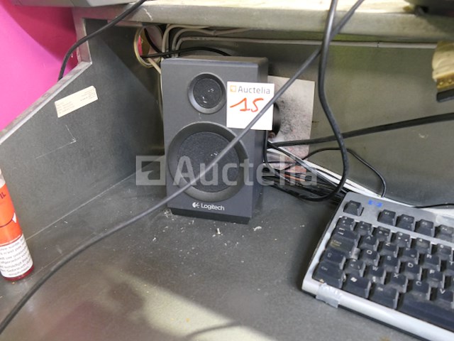 Hardware; scherm, toren, toetsenbord, muis, labelprinters, kasten, kassa - afbeelding 9 van  9