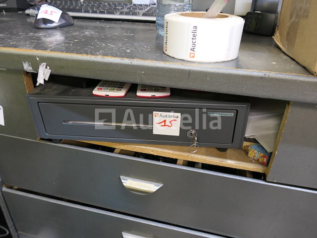 Hardware; scherm, toren, toetsenbord, muis, labelprinters, kasten, kassa - afbeelding 7 van  9