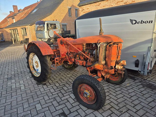 Harimog oldtimer tractor - afbeelding 1 van  9