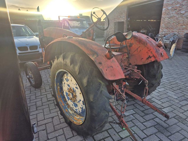 Harimog oldtimer tractor - afbeelding 6 van  9