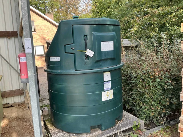 Harlequin verticale diesel opslagtank 1400l met pomp - afbeelding 1 van  8