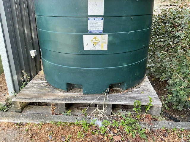 Harlequin verticale diesel opslagtank 1400l met pomp - afbeelding 3 van  8