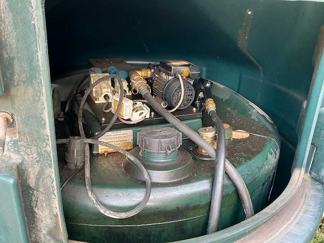 Harlequin verticale diesel opslagtank 1400l met pomp - afbeelding 7 van  8