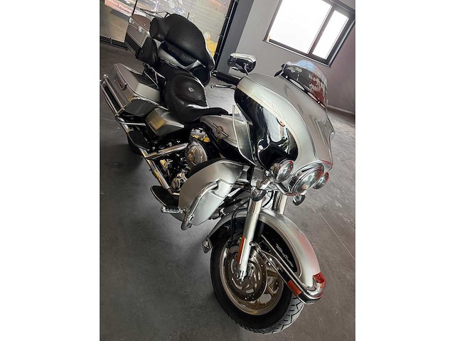 Harley davidson - d flhtcui - motorcycle - afbeelding 12 van  18