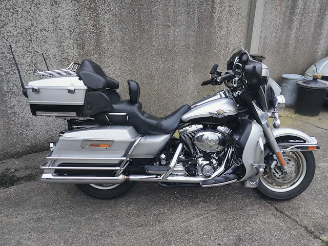 Harley davidson - d flhtcui - motorcycle - afbeelding 21 van  26