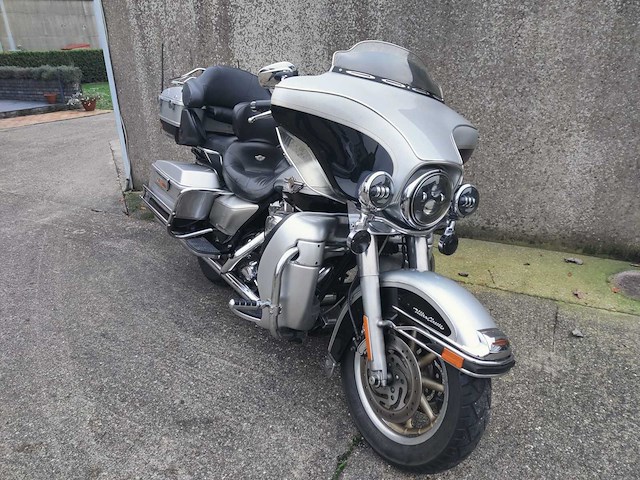 Harley davidson - d flhtcui - motorcycle - afbeelding 5 van  26