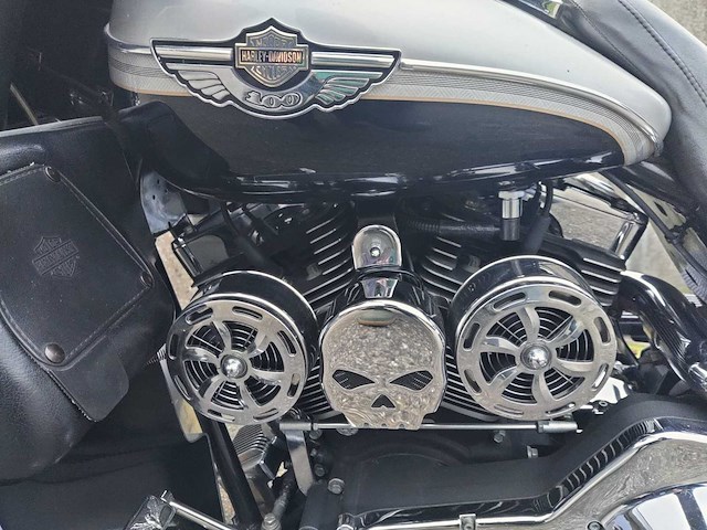 Harley davidson - d flhtcui - motorcycle - afbeelding 17 van  26
