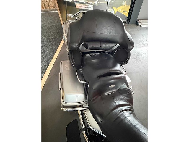 Harley davidson - d flhtcui - motorcycle - afbeelding 4 van  18