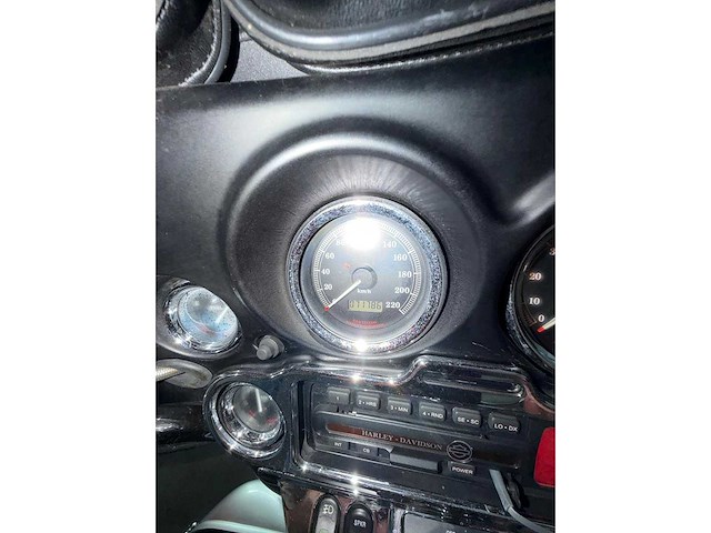 Harley davidson - d flhtcui - motorcycle - afbeelding 8 van  18