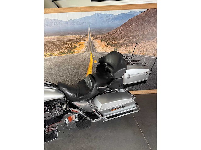 Harley davidson - d flhtcui - motorcycle - afbeelding 18 van  18