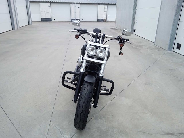 Harley davidson - fat bob - motorfiets - afbeelding 8 van  10