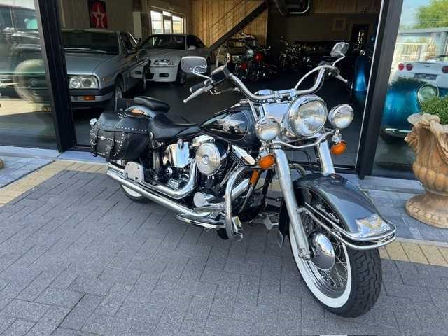 Harley davidson - softail nostalgia - motorcycle - afbeelding 1 van  9