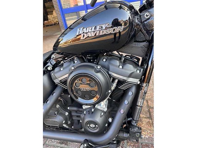 Harley davidson - street bob - motorcycle - afbeelding 1 van  6