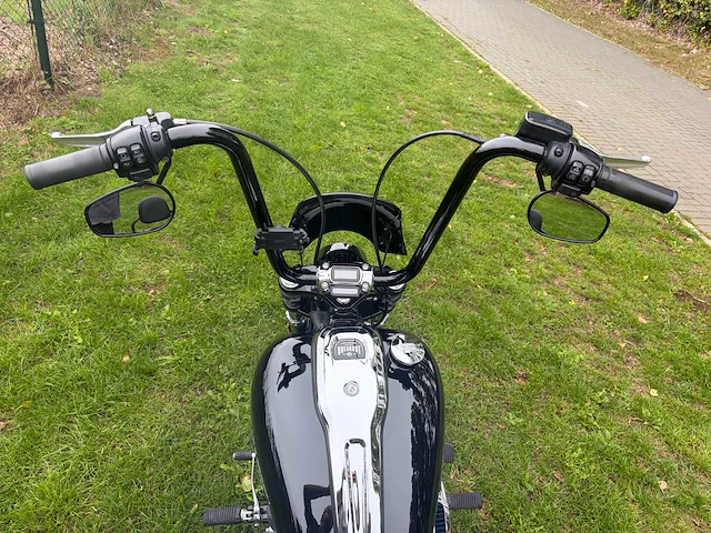 Harley-davidson breakout 114ci brommer - afbeelding 11 van  27