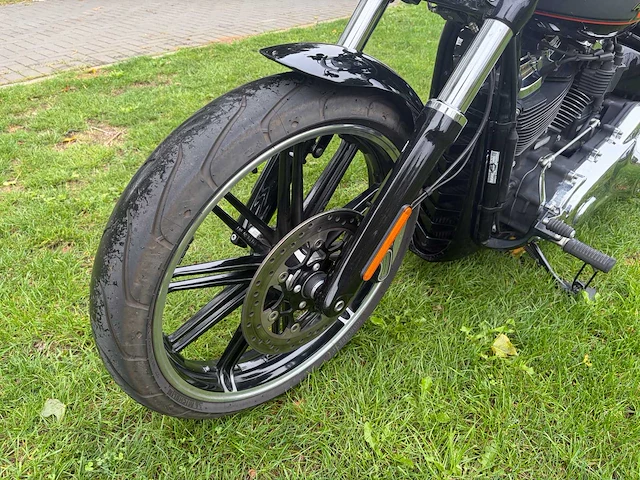 Harley-davidson breakout 114ci brommer - afbeelding 9 van  27