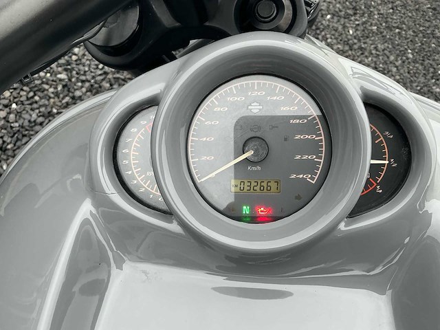 Harley-davidson custom v -rod brommer - afbeelding 10 van  10
