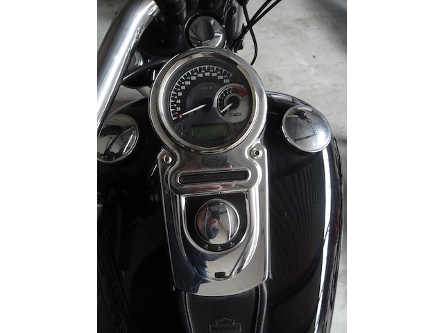 Harley davidson fat bob - afbeelding 6 van  10