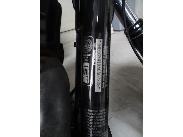 Harley davidson fat bob - afbeelding 7 van  10