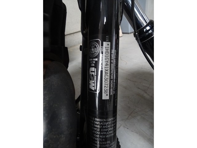 Harley davidson fat bob - afbeelding 8 van  10