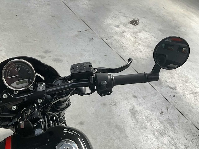 Harley-davidson street rod - afbeelding 13 van  25