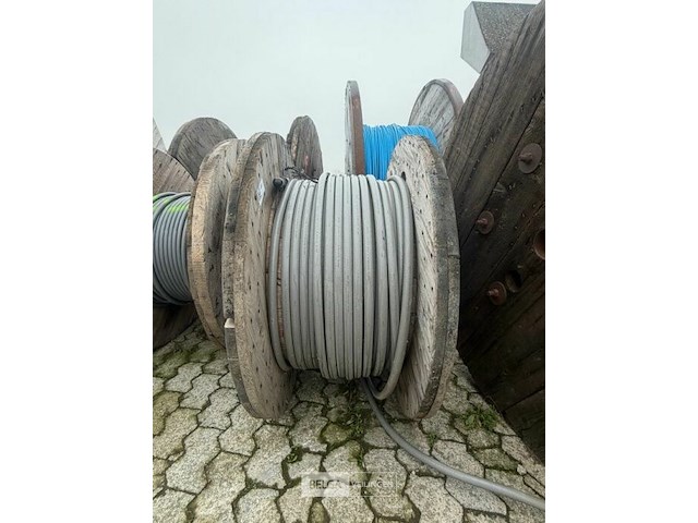 Haspel met voedingskabel - afbeelding 1 van  4