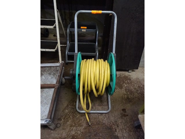 Haspel met waterslang - afbeelding 2 van  8