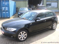 Hatchback bmw 118d, diesel, 1195cm³,90kw,1e inschr 28/2/06, wbaug310x0pu49848, 322496km, co²-uitstoot ng, euro4, kentekenbewijs i+ii, gelijkvormigheidsattest, keuring tot 16/7/24,1sleutel