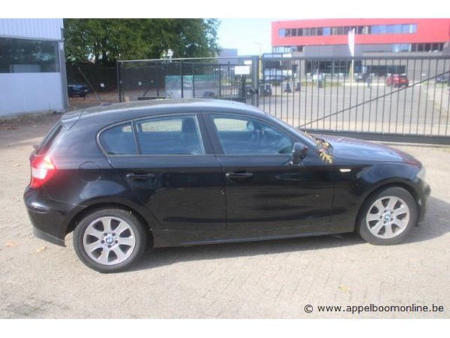 Hatchback bmw 118d, diesel, 1195cm³,90kw,1e inschr 28/2/06, wbaug310x0pu49848, 322496km, co²-uitstoot ng, euro4, kentekenbewijs i+ii, gelijkvormigheidsattest, keuring tot 16/7/24,1sleutel - afbeelding 10 van  15