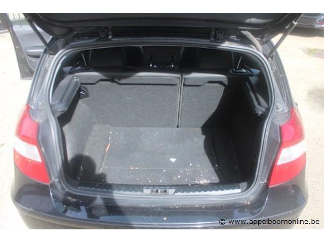 Hatchback bmw 118d, diesel, 1195cm³,90kw,1e inschr 28/2/06, wbaug310x0pu49848, 322496km, co²-uitstoot ng, euro4, kentekenbewijs i+ii, gelijkvormigheidsattest, keuring tot 16/7/24,1sleutel - afbeelding 15 van  15