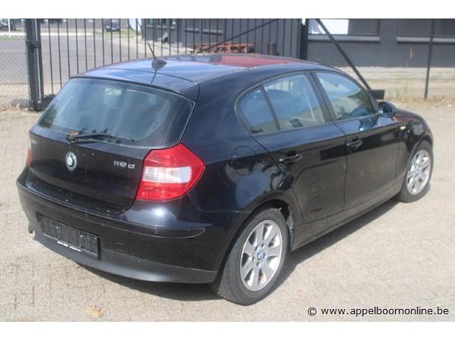 Hatchback bmw 118d, diesel, 1195cm³,90kw,1e inschr 28/2/06, wbaug310x0pu49848, 322496km, co²-uitstoot ng, euro4, kentekenbewijs i+ii, gelijkvormigheidsattest, keuring tot 16/7/24,1sleutel - afbeelding 5 van  15