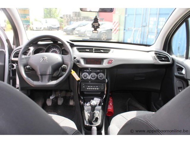 Hatchback citroen, c3, vf7sczmz6gw611778, 117035km, zonder documenten, koper ontvangt een attest van verlies van de boorddocumenten van de gerechtsdeurwaarder - afbeelding 7 van  17