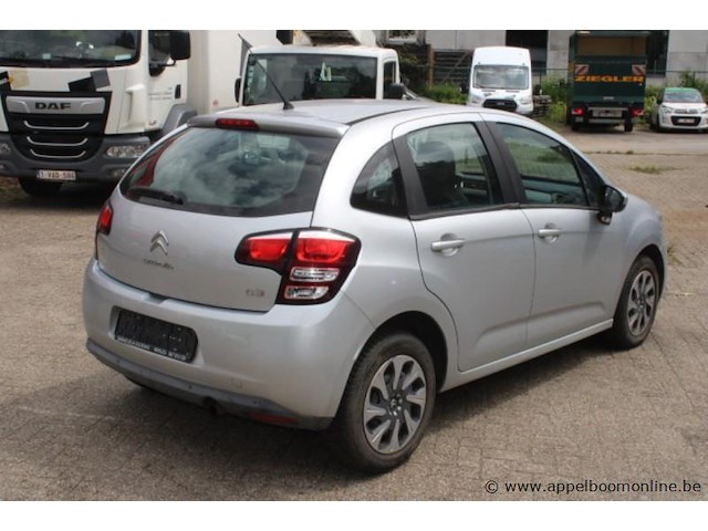 Hatchback citroen, c3, vf7sczmz6gw611778, 117035km, zonder documenten, koper ontvangt een attest van verlies van de boorddocumenten van de gerechtsdeurwaarder - afbeelding 13 van  17
