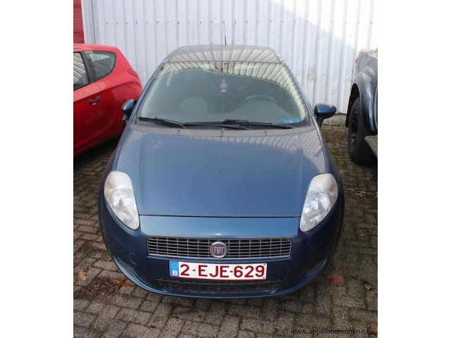 Hatchback fiat, punto, chassisnr ngk, km stand ngk, geen papieren, geen sleutel - afbeelding 2 van  5