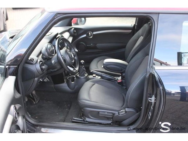 Hatchback mini one, wmwxr110702m47919, 1e insch 05/06/20, 1499cm³, 75kw, benzine, euro 6d, 87671km, kenteken deel i + ii, keuring geldig tot 06/26, gelijkvormigheidsattest - afbeelding 4 van  19