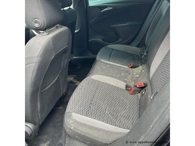 Hatchback opel, astra, w0vbf6ev3lg016595, 1e insch 28/11/2019, 1598cm³, 90kw, diesel, euro 6, 187124km, zonder boorddocumenten, koper ontvangt een attest van verlies van de boorddocumenten van de gerechtsdeurwaarder - afbeelding 4 van  16