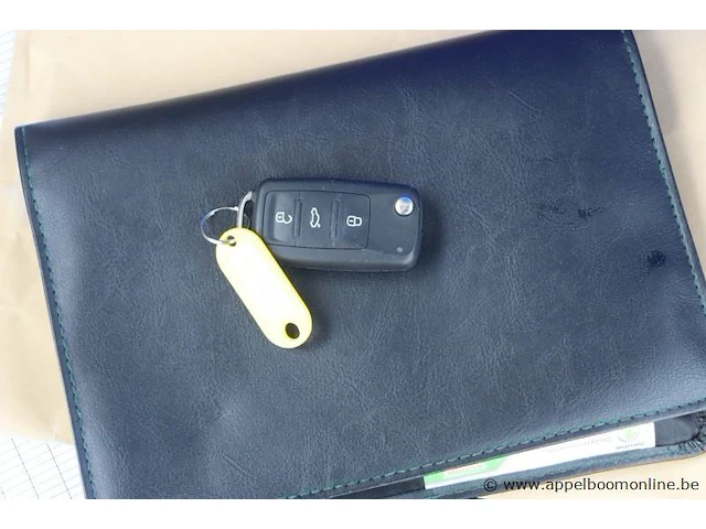 Hatchback skoda citigo, datum 1ste inschr 6/9/2016, chassis nr tmbzzzaazgd646291, km-stand 17482, euro 6b, schade rondom, mogelijks platte batterij - afbeelding 6 van  14