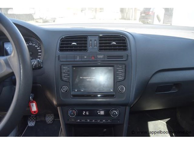 Hatchback volkswagen, polo, wvwzzz6rzhy233071, 1e insch 16/05/2017, 1422cm³, 66kw, diesel, euro 6b, 157511km, inschrijvingsbewijs deel i en ii, keuringsbewijs (geldig tot 16/05/2026), gelijkvormigheidsattest - afbeelding 6 van  22