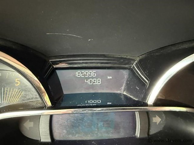 Hatchback - afbeelding 2 van  14