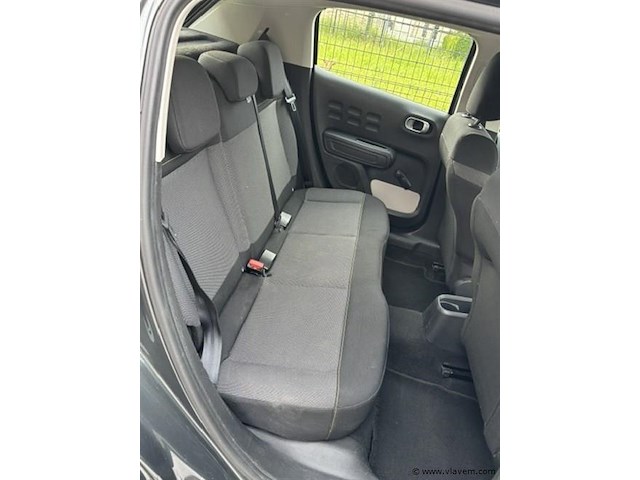 Hatchback - afbeelding 2 van  12