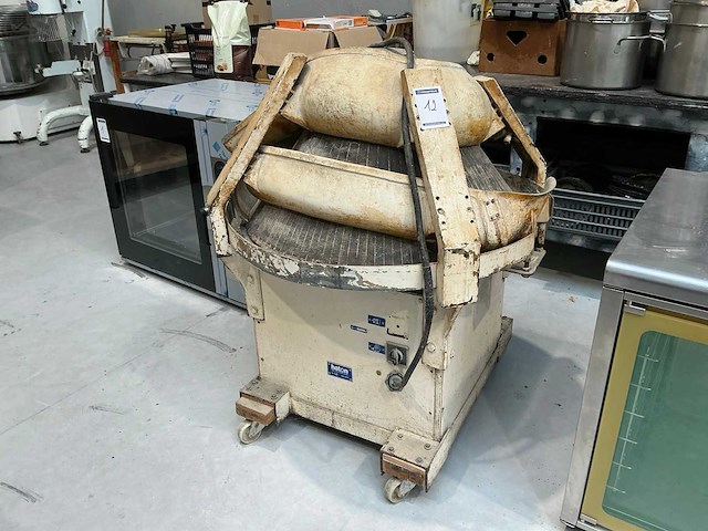 Haton kegelopbolmachine - afbeelding 2 van  5
