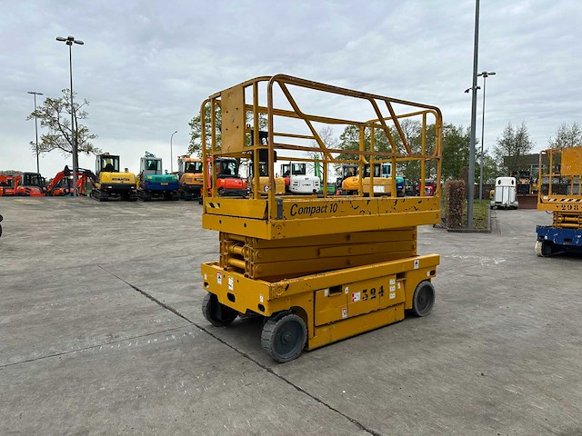 Haulotte - 2002 - compact 10 - hoogwerker - schaarlift - afbeelding 34 van  37