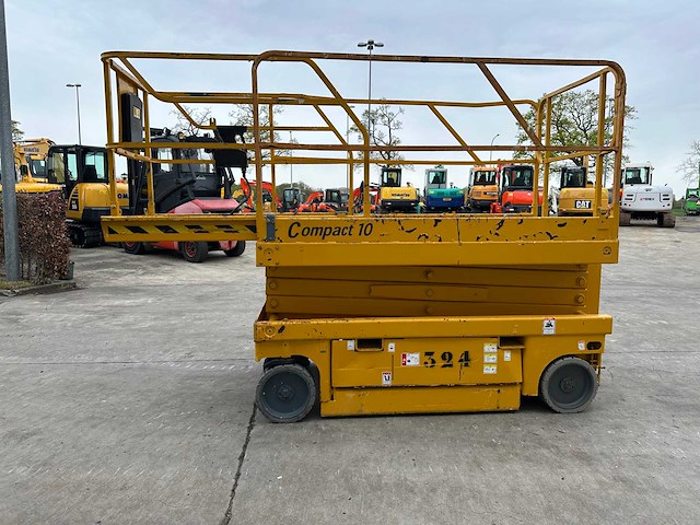 Haulotte - 2002 - compact 10 - hoogwerker - schaarlift - afbeelding 14 van  37