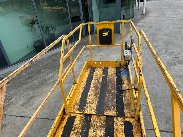Haulotte - 2002 - compact 10 - hoogwerker - schaarlift - afbeelding 15 van  37