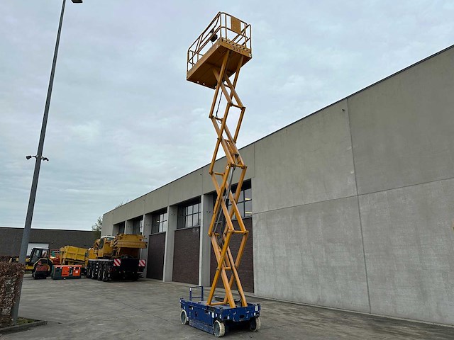 Haulotte - 2002 - compact10 - schaarlift - afbeelding 28 van  43