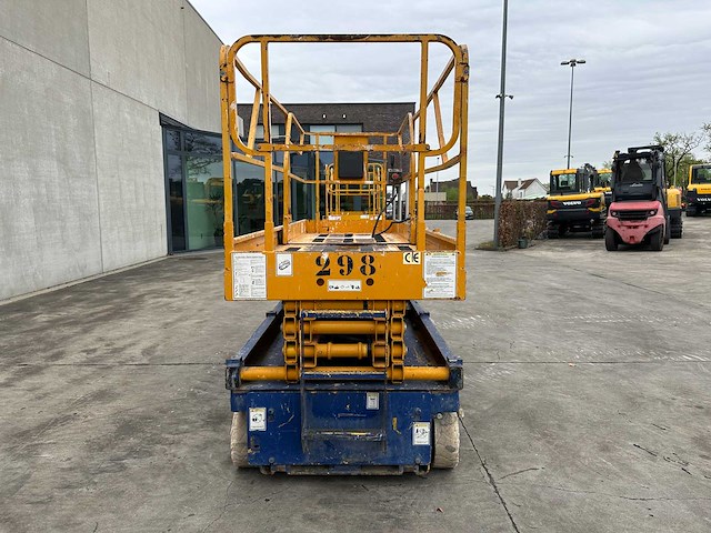 Haulotte - 2002 - compact10 - schaarlift - afbeelding 14 van  43