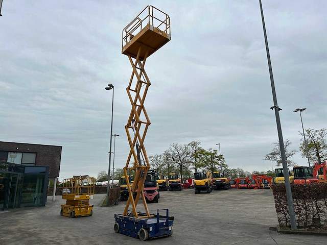 Haulotte - 2002 - compact10 - schaarlift - afbeelding 27 van  43