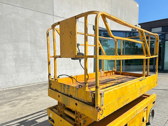 Haulotte - 2006 - compact 8 - schaarlift - afbeelding 8 van  41