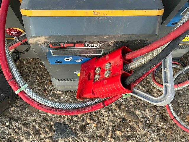 Hawker lifetech modular heftruck acculaders (22x) - afbeelding 6 van  6